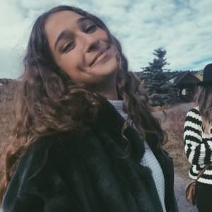 Meet your Posher, Leah